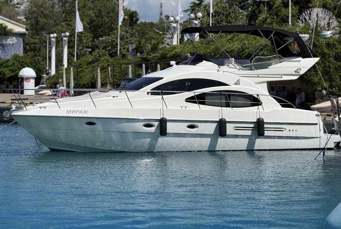 Яхта Azimut 42m