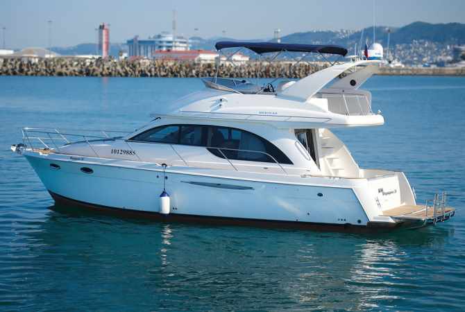 Яхта Meridian 381