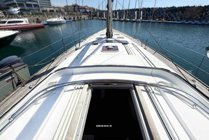 Яхта Beneteau 50